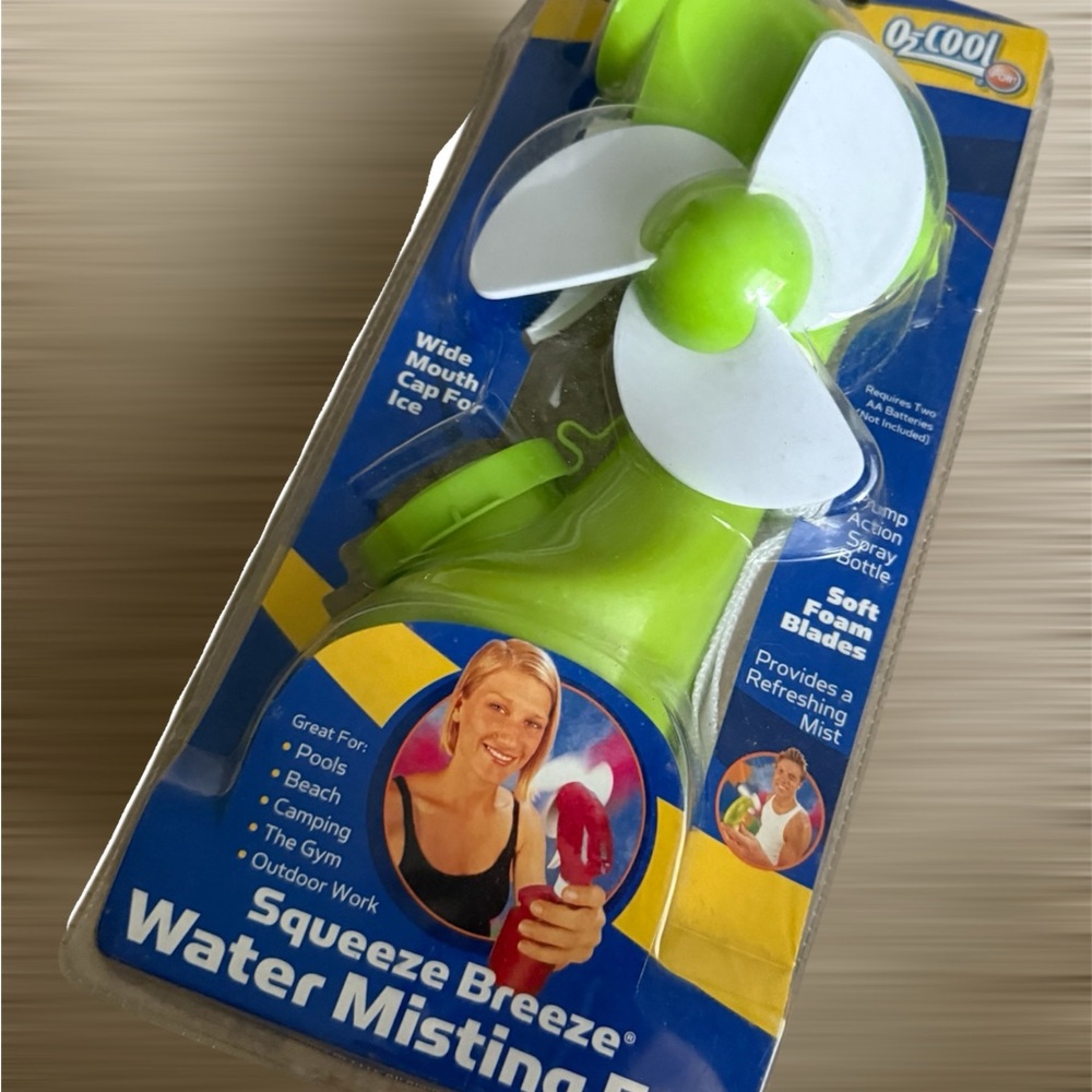 O2Cool Squeeze Breeze Water Misting Fan